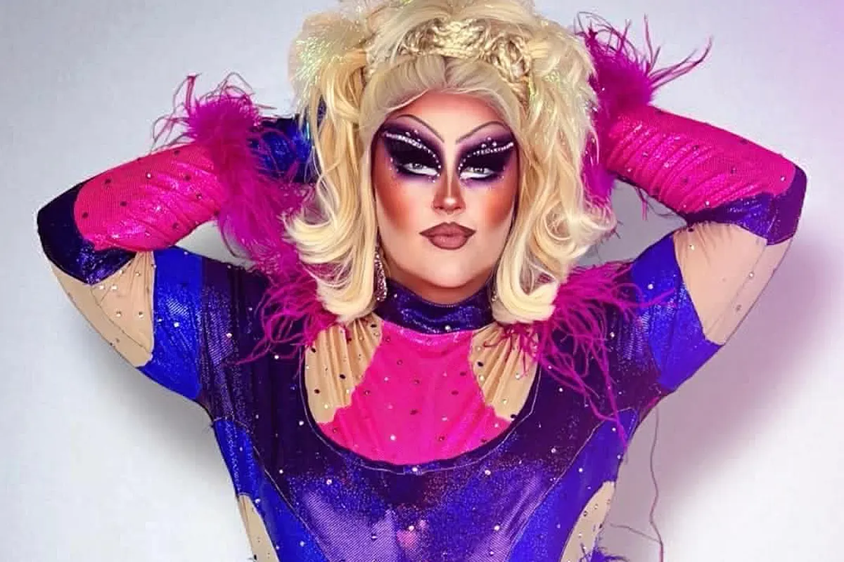 Dee Dee Purr - Lavender Jones